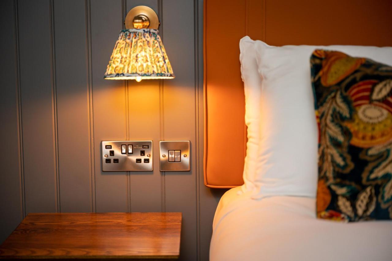 Ely Hotel By Chef & Brewer Collection Κάμπερλι Εξωτερικό φωτογραφία